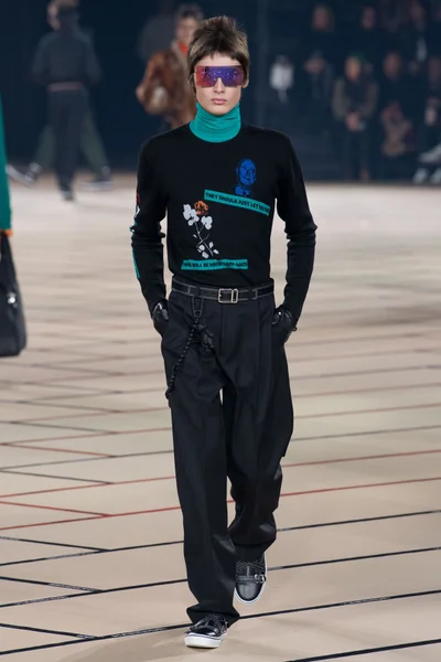 Look 24